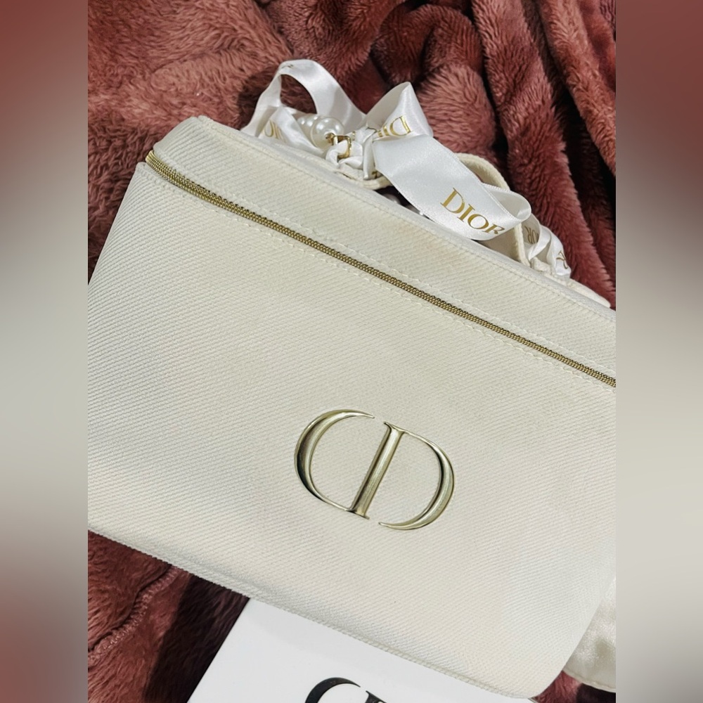 DIOR PRESTIGE VANITY SET✨